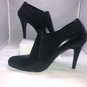 Nine West heeled ankle bootie